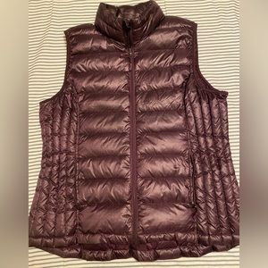 32 Degrees Heat Women’s Lightweight Packable Vest in Mulberry/Plum